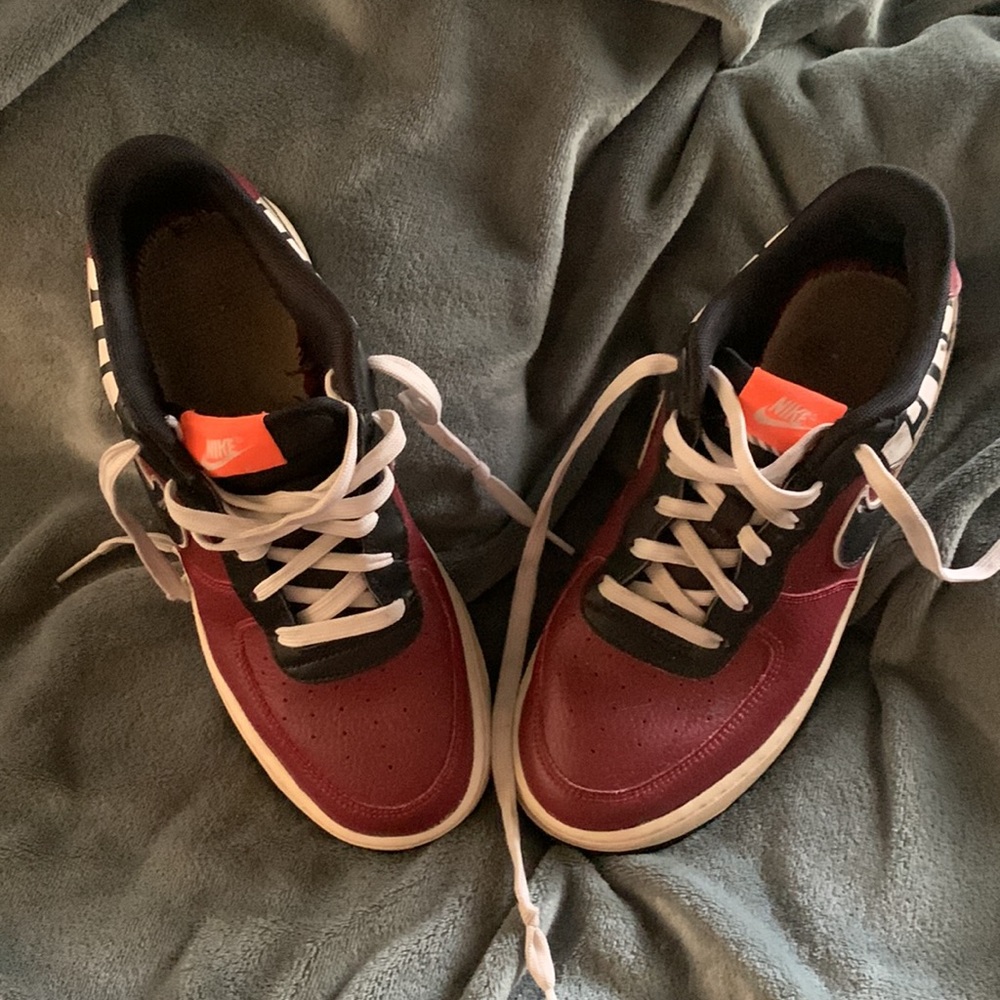 Nike Vintage Air Force 1 “Team” red, black, white
